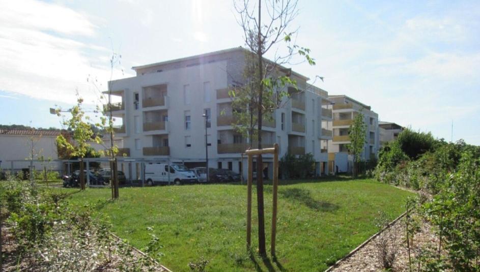Appartement A Floirac Avec 2 Chambres, Un Parking Prive, Une Terrasse, A 5 Minutes En Voiture De L'Arkea Arena De Bordeaux Exteriör bild