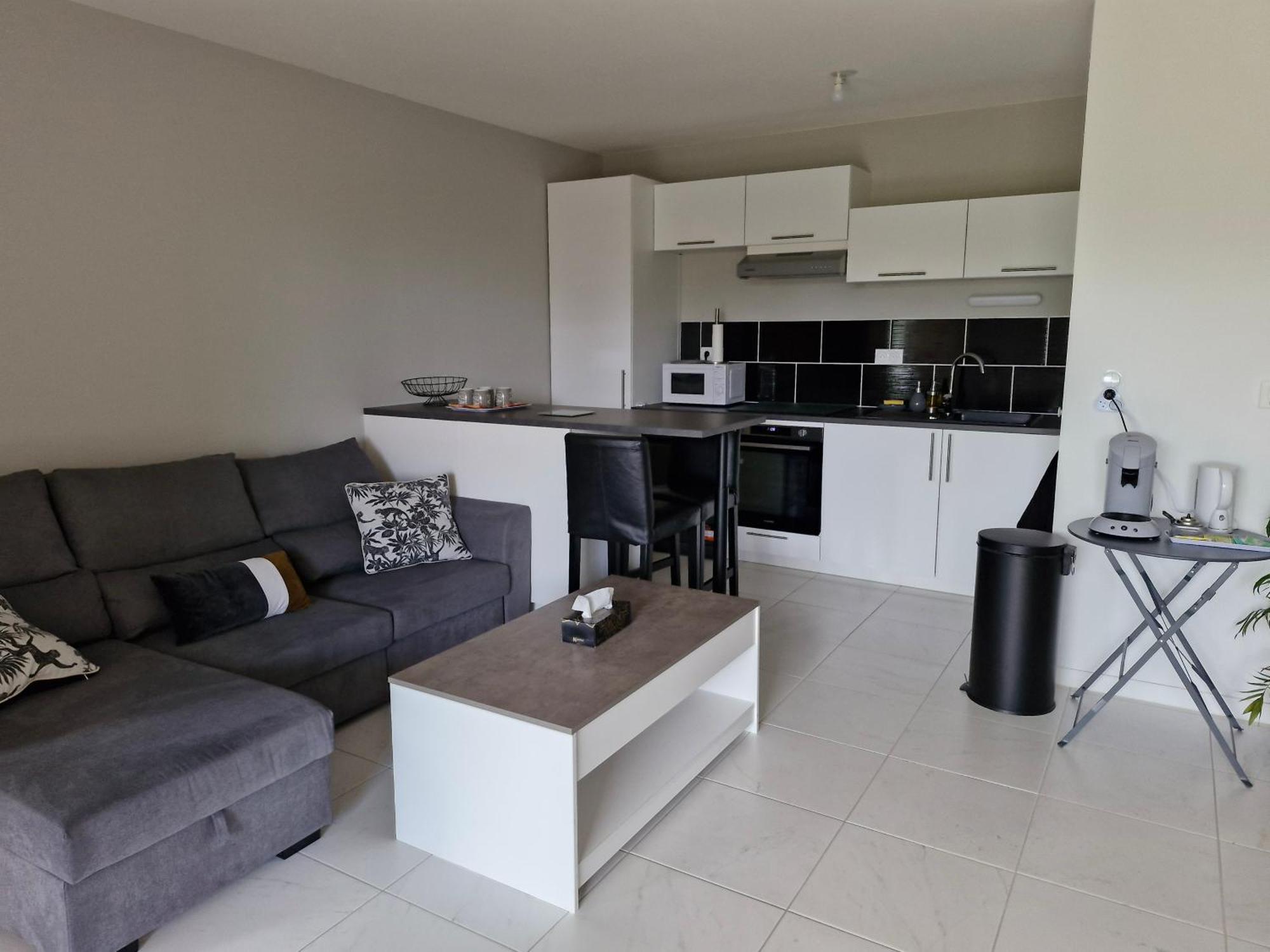 Appartement A Floirac Avec 2 Chambres, Un Parking Prive, Une Terrasse, A 5 Minutes En Voiture De L'Arkea Arena De Bordeaux Exteriör bild